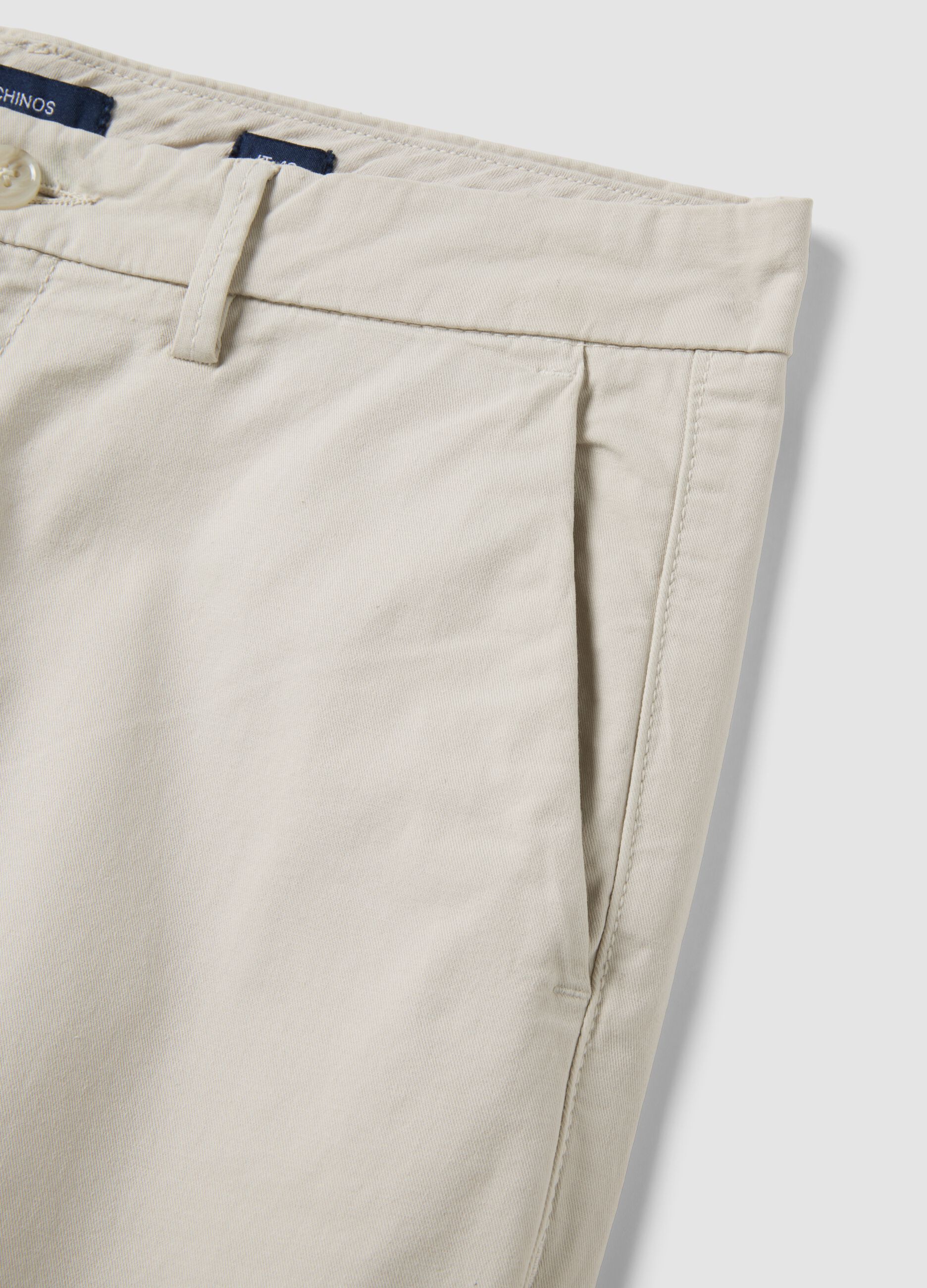 Wei&szlig;e Slim-Fit-Chinohose aus Stretch-Baumwolle