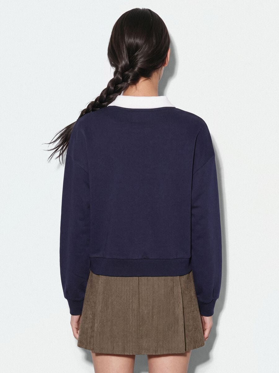 Felpa blu in misto cotone con girocollo e colletto_3