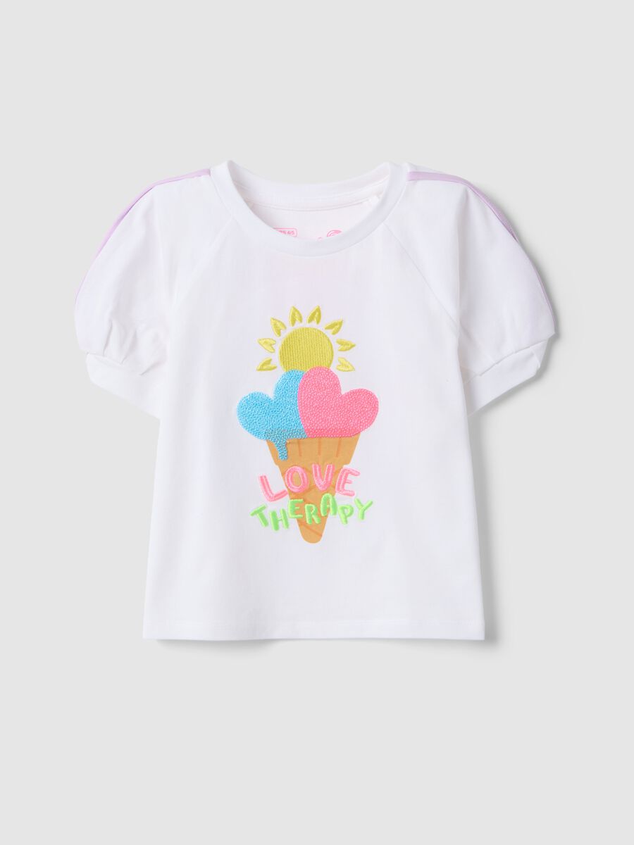 T-shirt in cotone elasticizzato bianca da bambina con stampa gelato_0