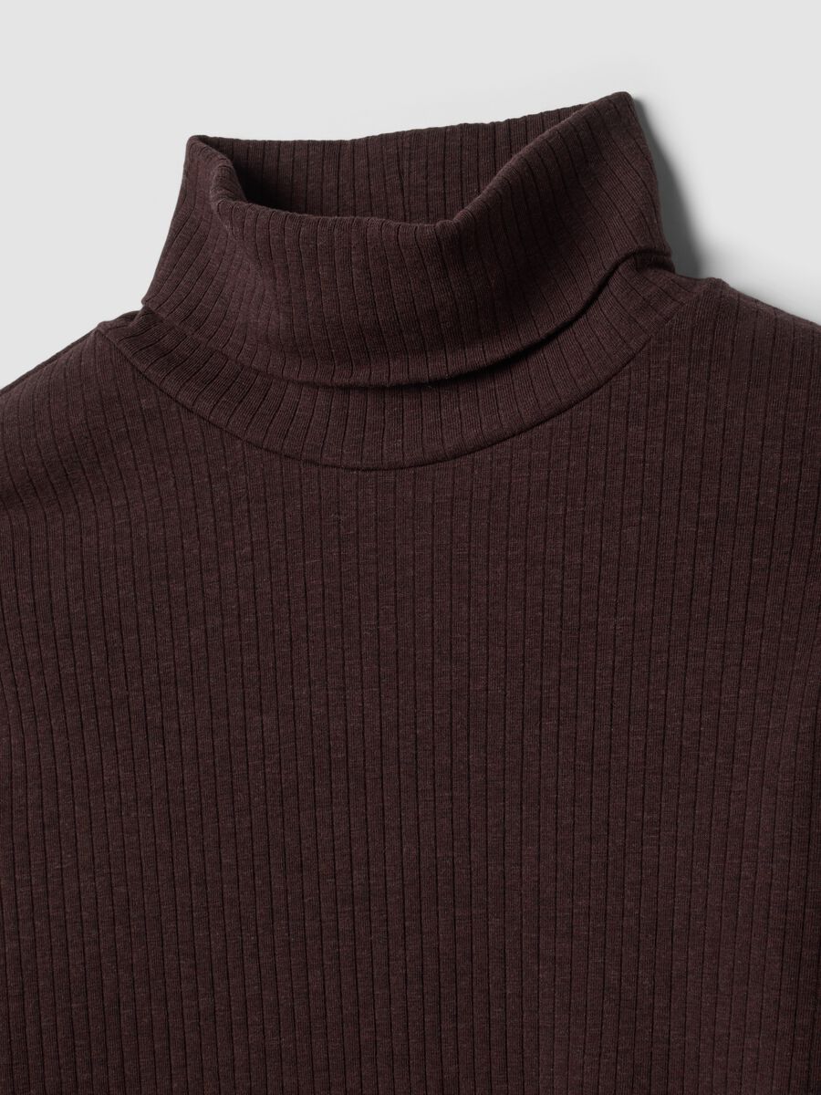 Braunes geripptes T-Shirt aus Stretch-Baumwolle mit Rundhalsausschnitt, Regular Fit_1