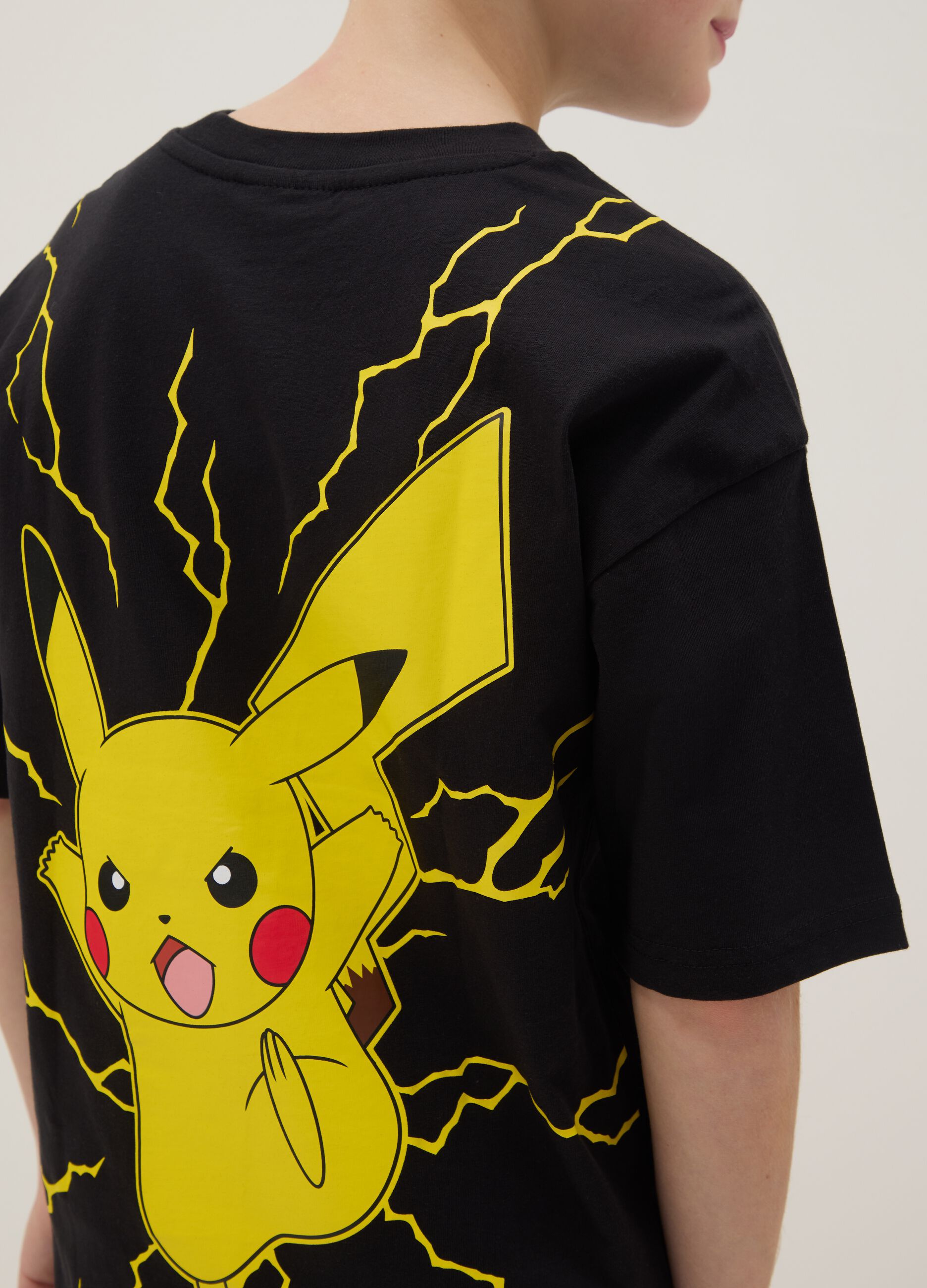 Children's black pure cotton T-shirt with Pikachu print in regular fit