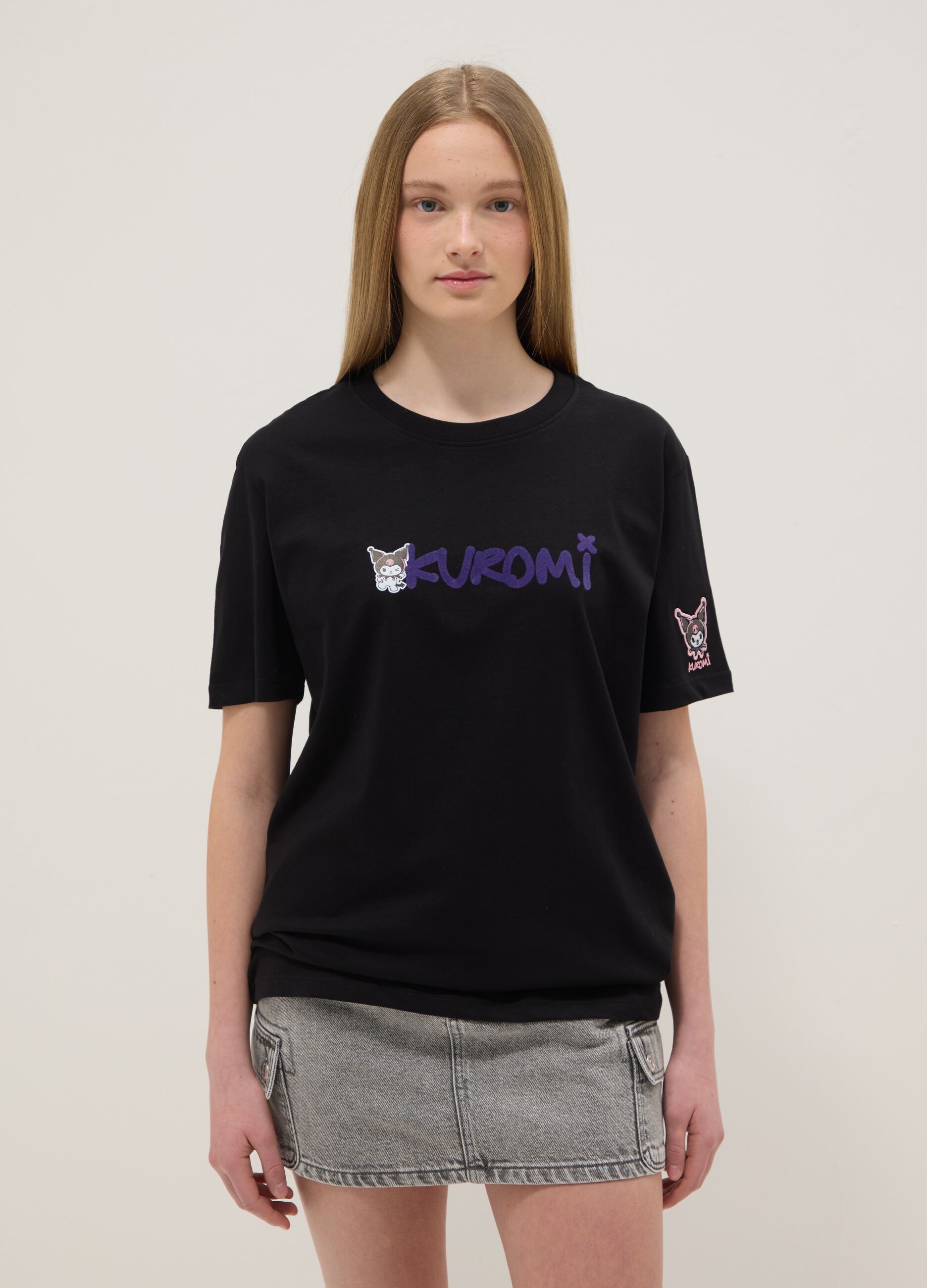 Girls' regular fit black pure cotton T-shirt with Kuromi