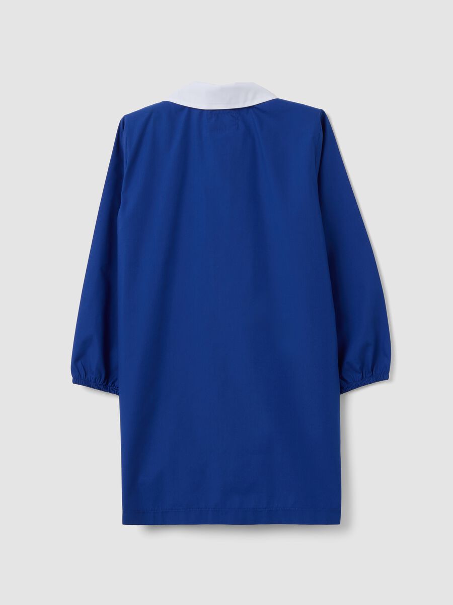 Blue boys&rsquo; school apron with zip and go-kart embroidery_1