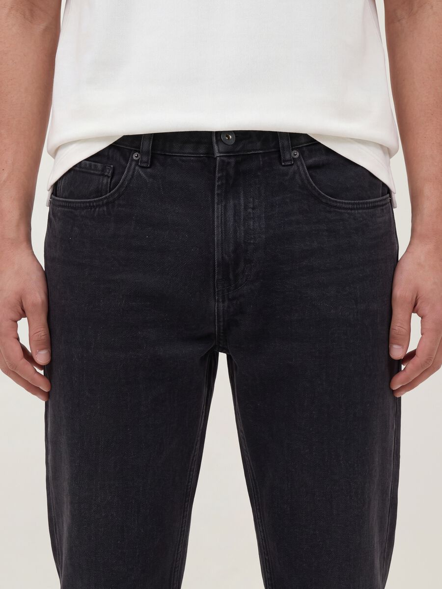 Black regular tapered jeans in a cotton, lyocell and viscose blend_2
