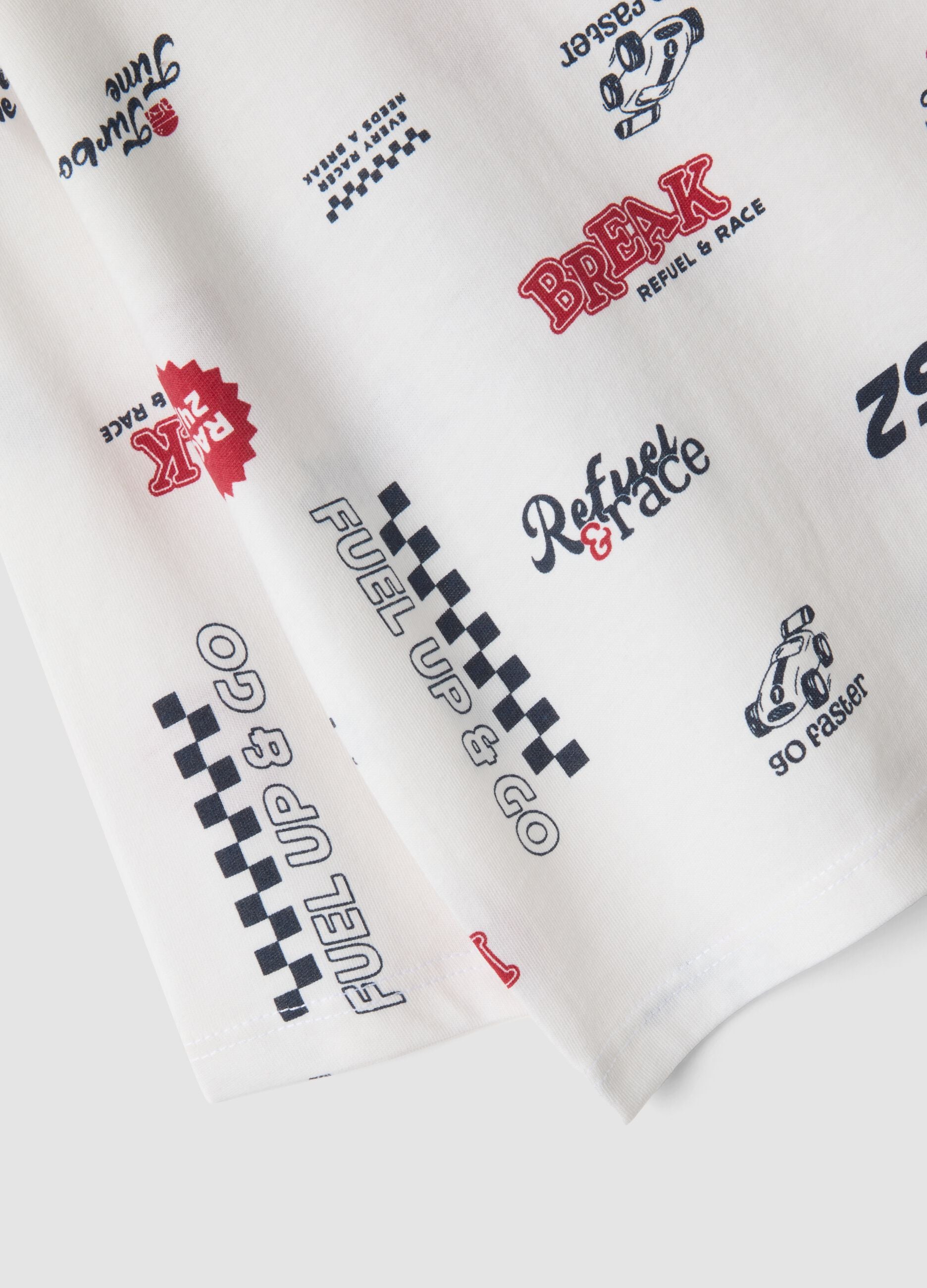 Wei&szlig;es T-Shirt aus reiner Bio-Baumwolle mit Racing-Print f&uuml;r Baby-Jungen