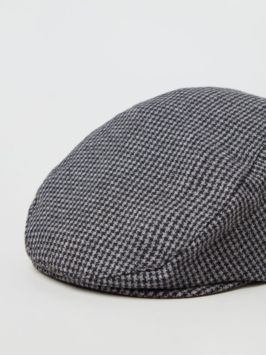 Houndstooth patterned cap_1