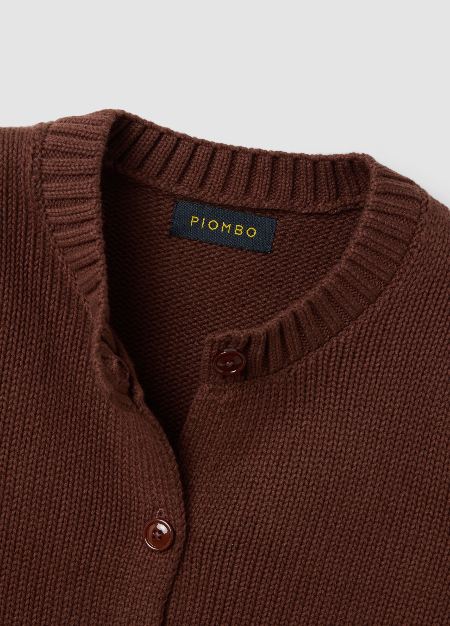 Cardigan marrone in puro cotone con bottoni regular fit