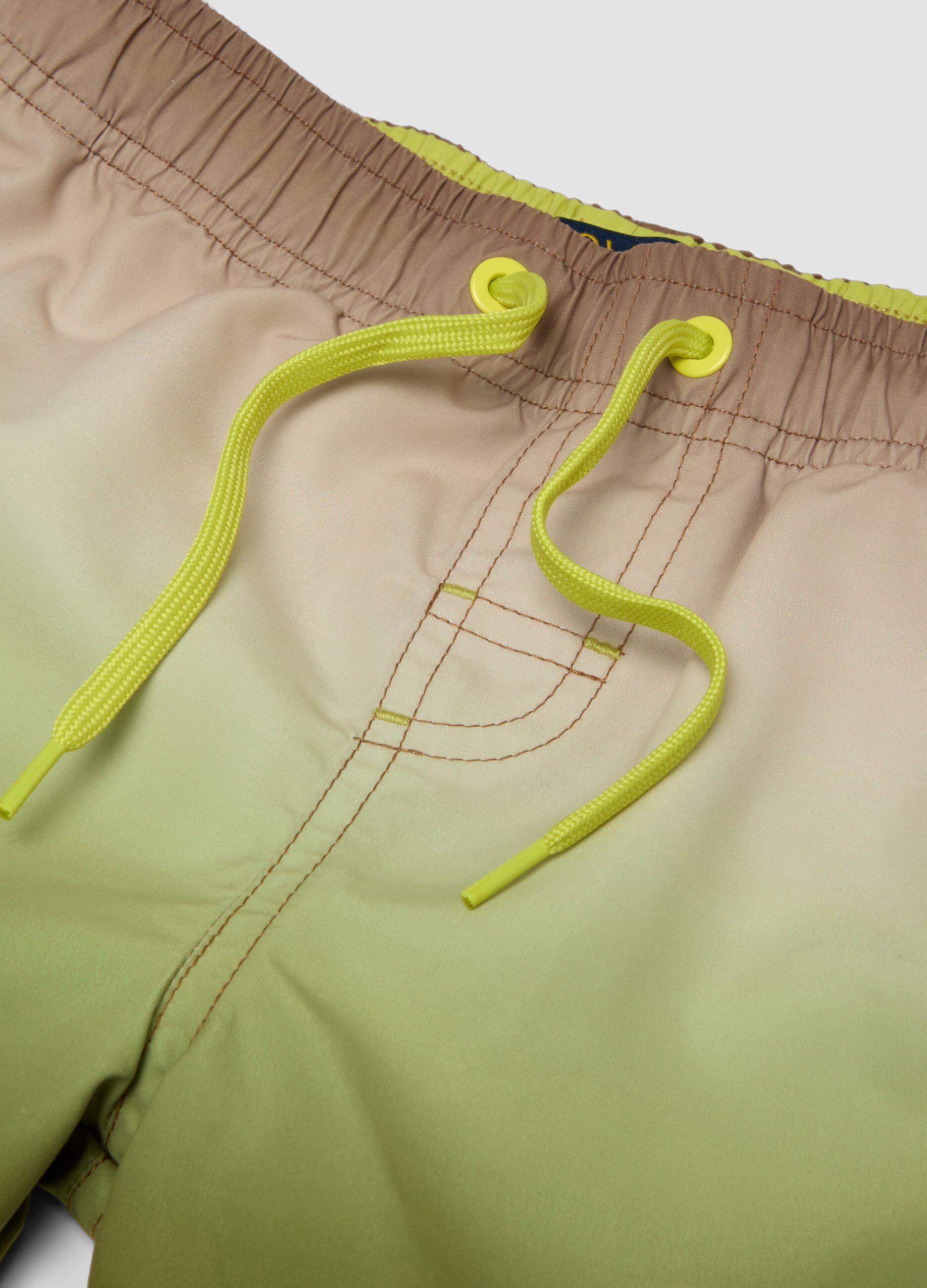 &Pi;&rho;ά&sigma;&iota;&nu;&omicron; &pi;&alpha;&iota;&delta;&iota;&kappa;ό &mu;&alpha;&gamma;&iota;ό &sigma;&omicron;&rho;&tau;&sigmaf; &mu;&epsilon; &nu;&tau;&epsilon;&gamma;&kappa;&rho;&alpha;&nu;&tau;έ