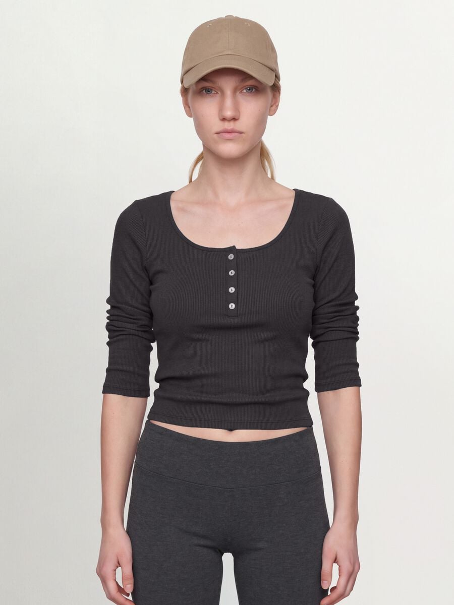 Schwarzes T-Shirt aus elastischer Viskose mit Rundhalsausschnitt_0