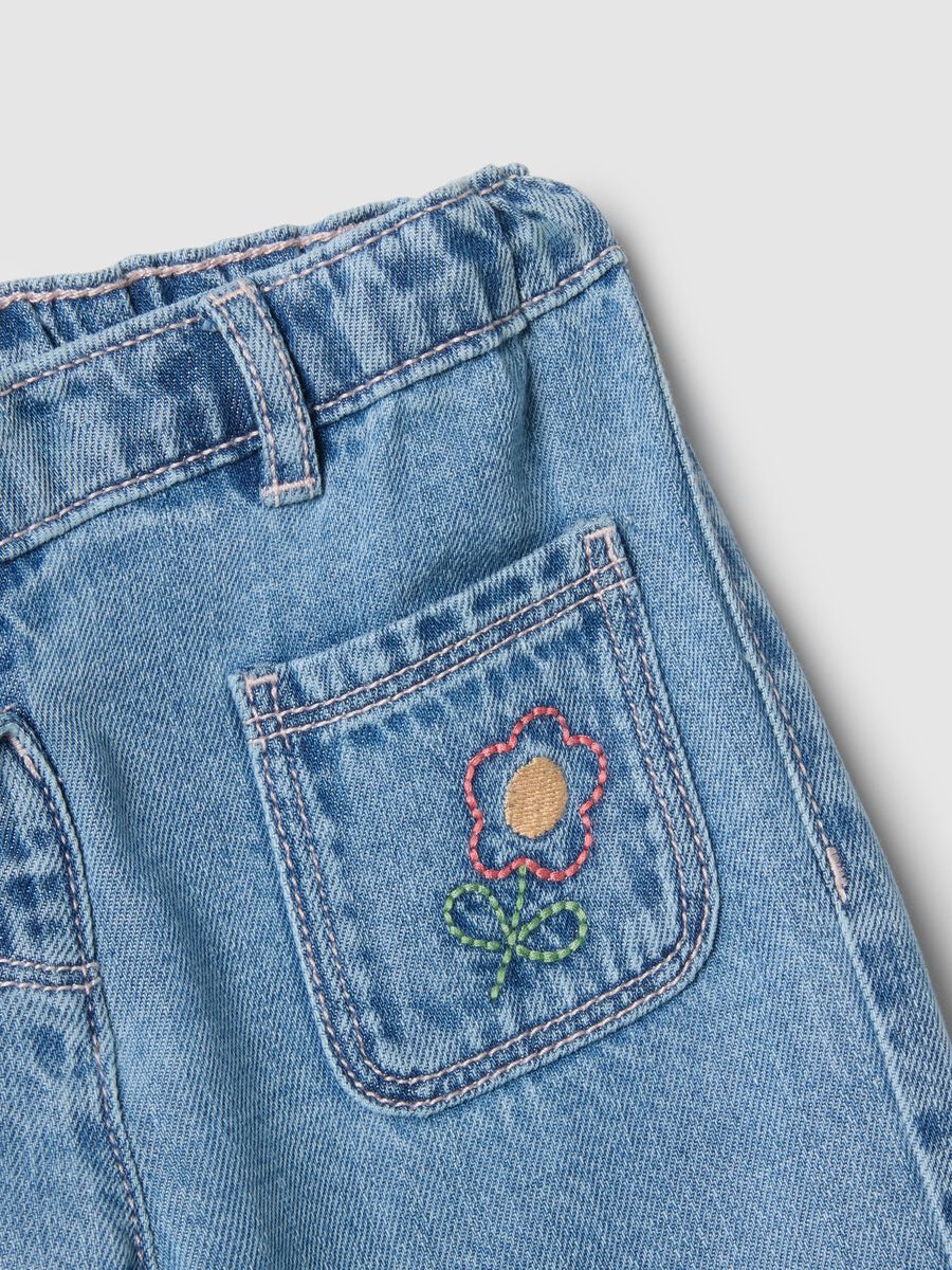 Girls' regular fit blue cotton-blend trousers with embroidery_3