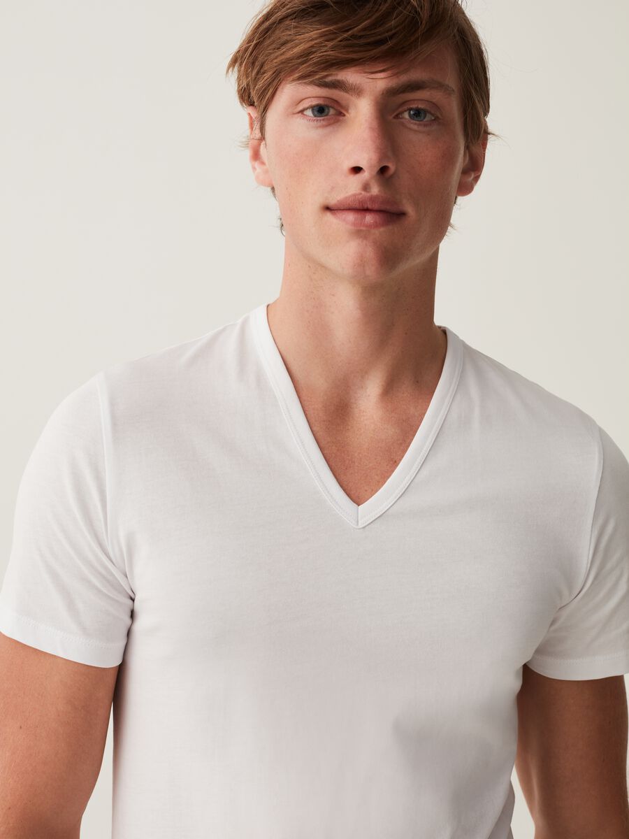 Two-pack undershirts in jersey with V neck_0