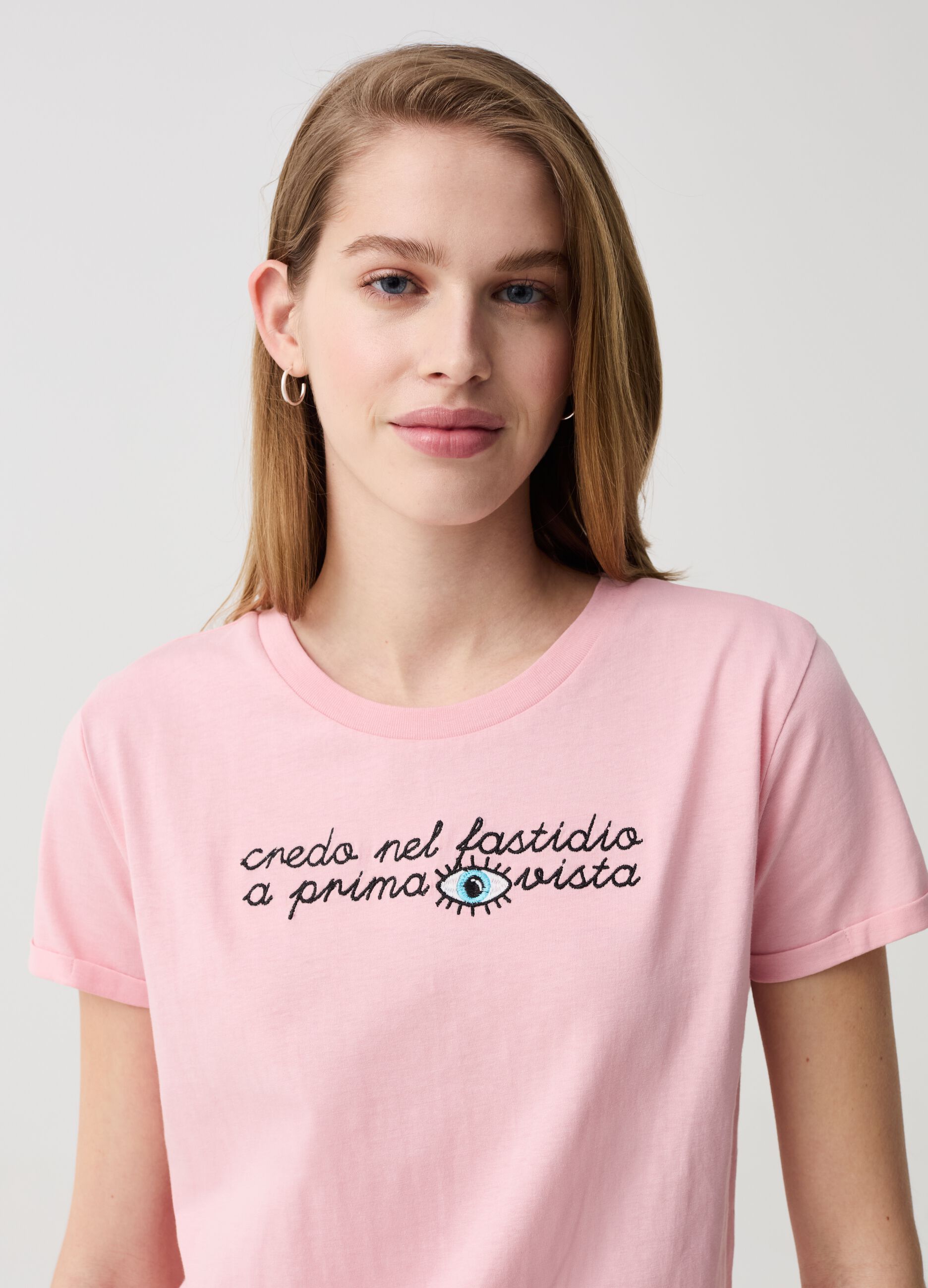 Cotton T-shirt with lettering embroidery