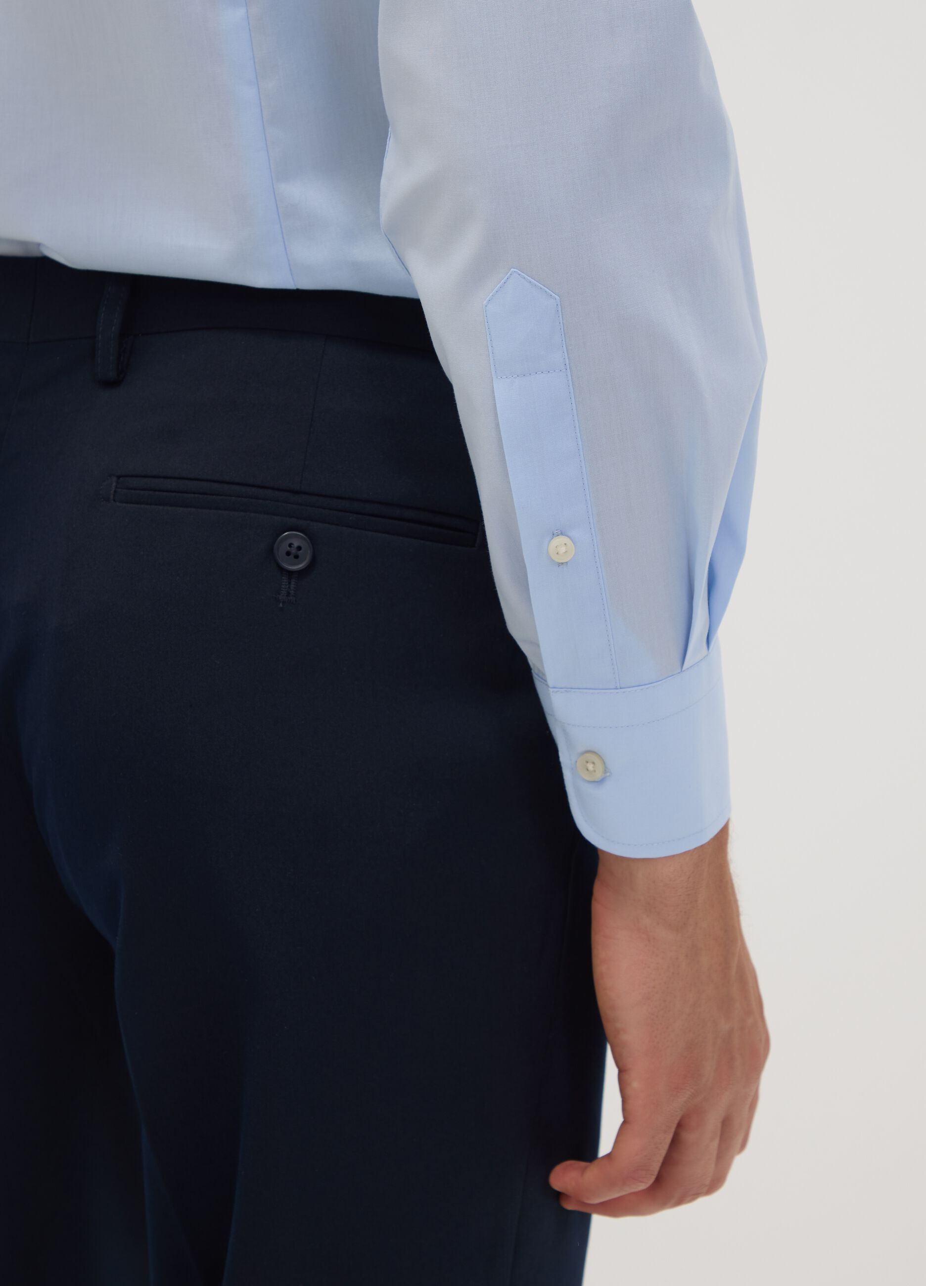 Camicia azzurra slim fit con colletto button down easy iron
