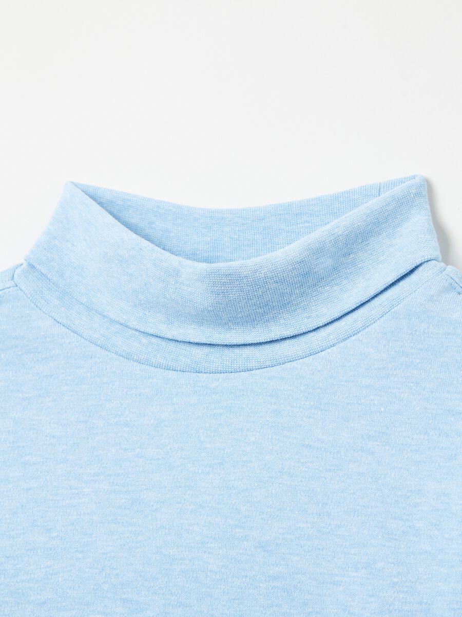 Long-sleeved T-shirt with high neck_2