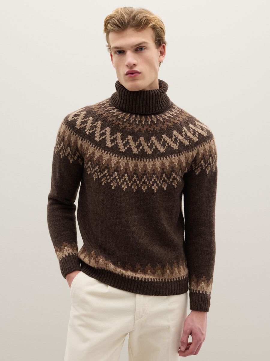 Regular fit brown turtleneck jumper with jacquard pattern_0