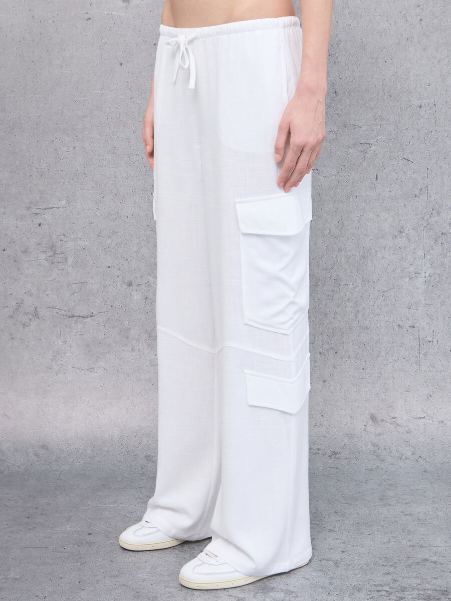 White Linen Wide-Leg Cargo Trousers_1