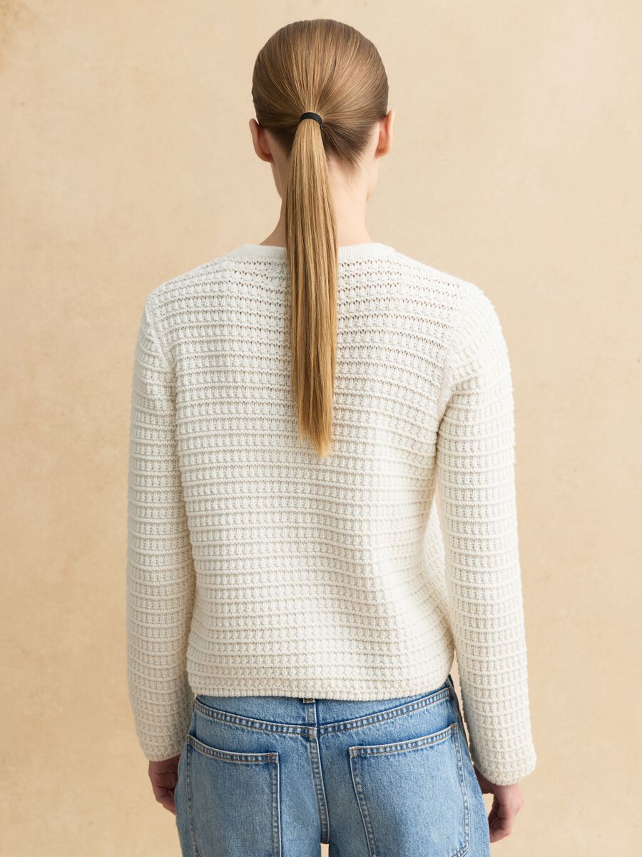 Wei&szlig;er Cardigan aus reiner Baumwolle im Regular Fit mit Kn&ouml;pfen und Taschen_2