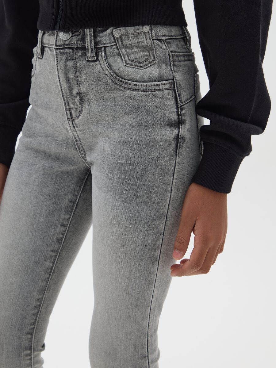 M&auml;dchen-Jeans in grauem Denim, Skinny Fit_2