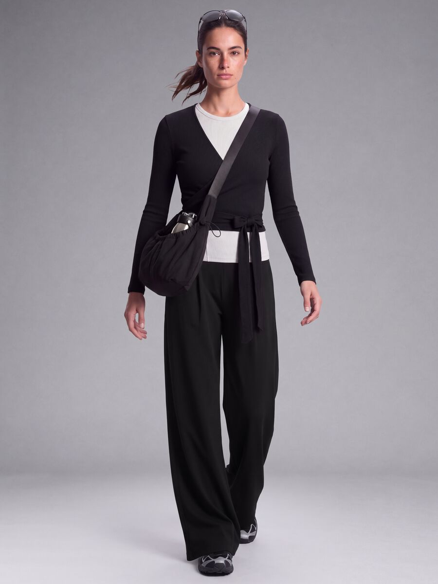 Black wide-leg stretch-fabric trousers_0