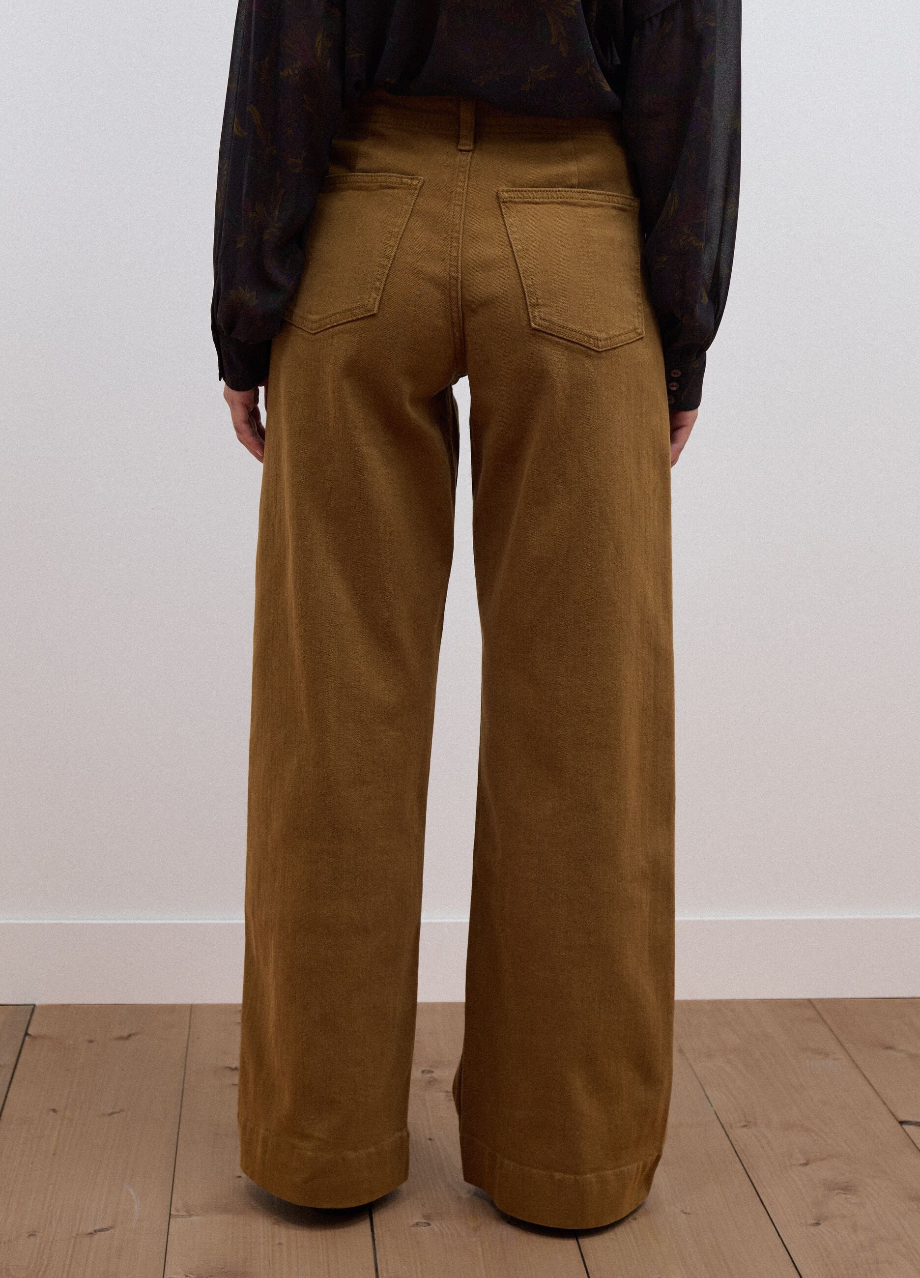 Jeans marroni wide leg in twill di cotone elasticizzato