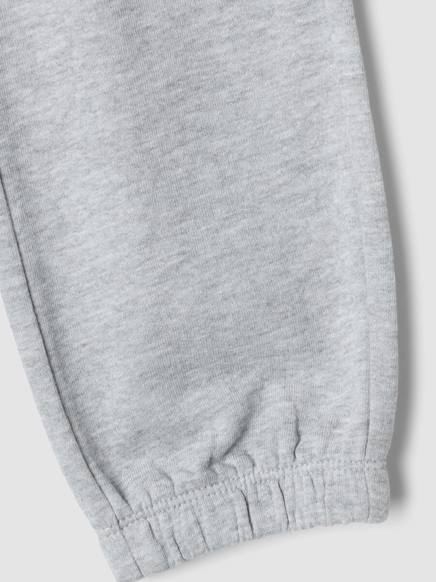 Pantaloni jogger grigi in puro cotone con stampa_3