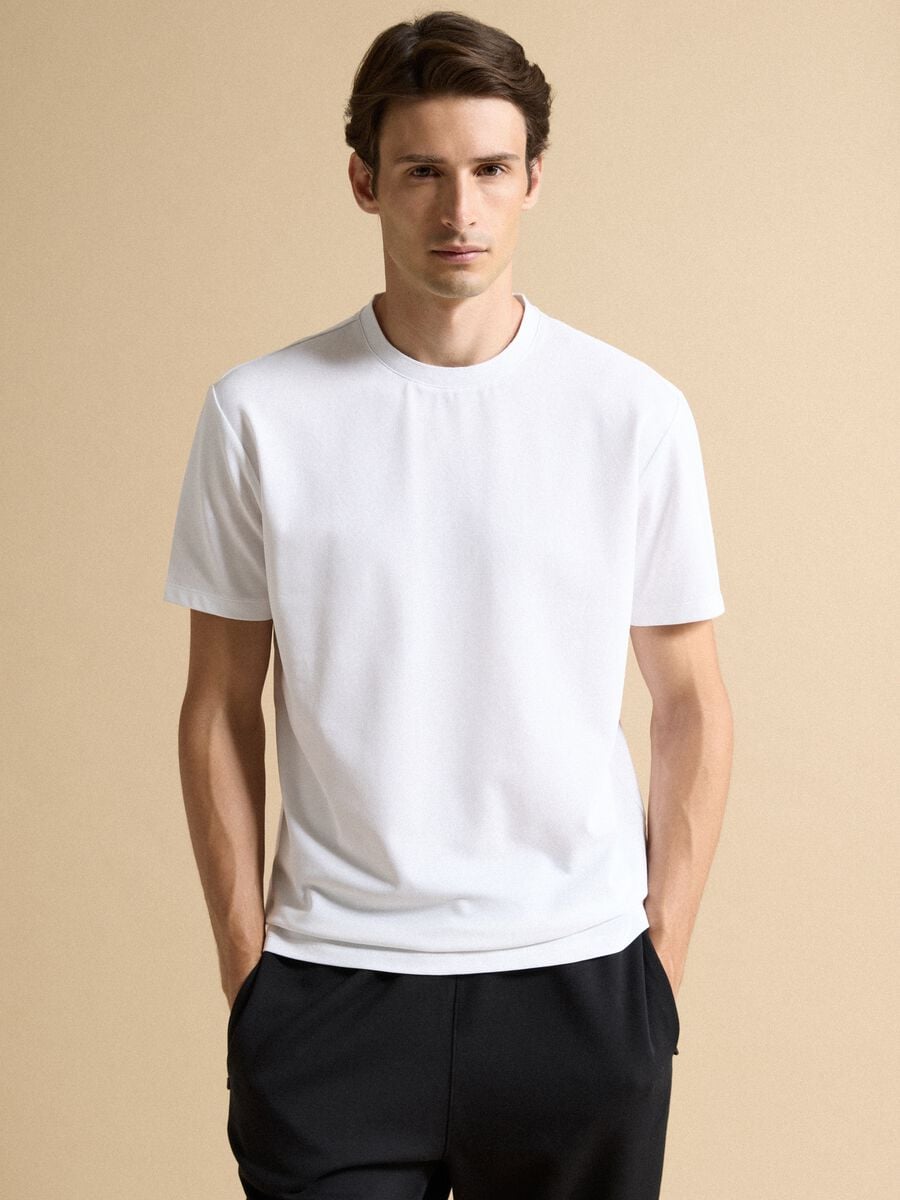 White regular-fit stretch piqu&eacute; cotton-blend T-shirt, Easy Dry_2
