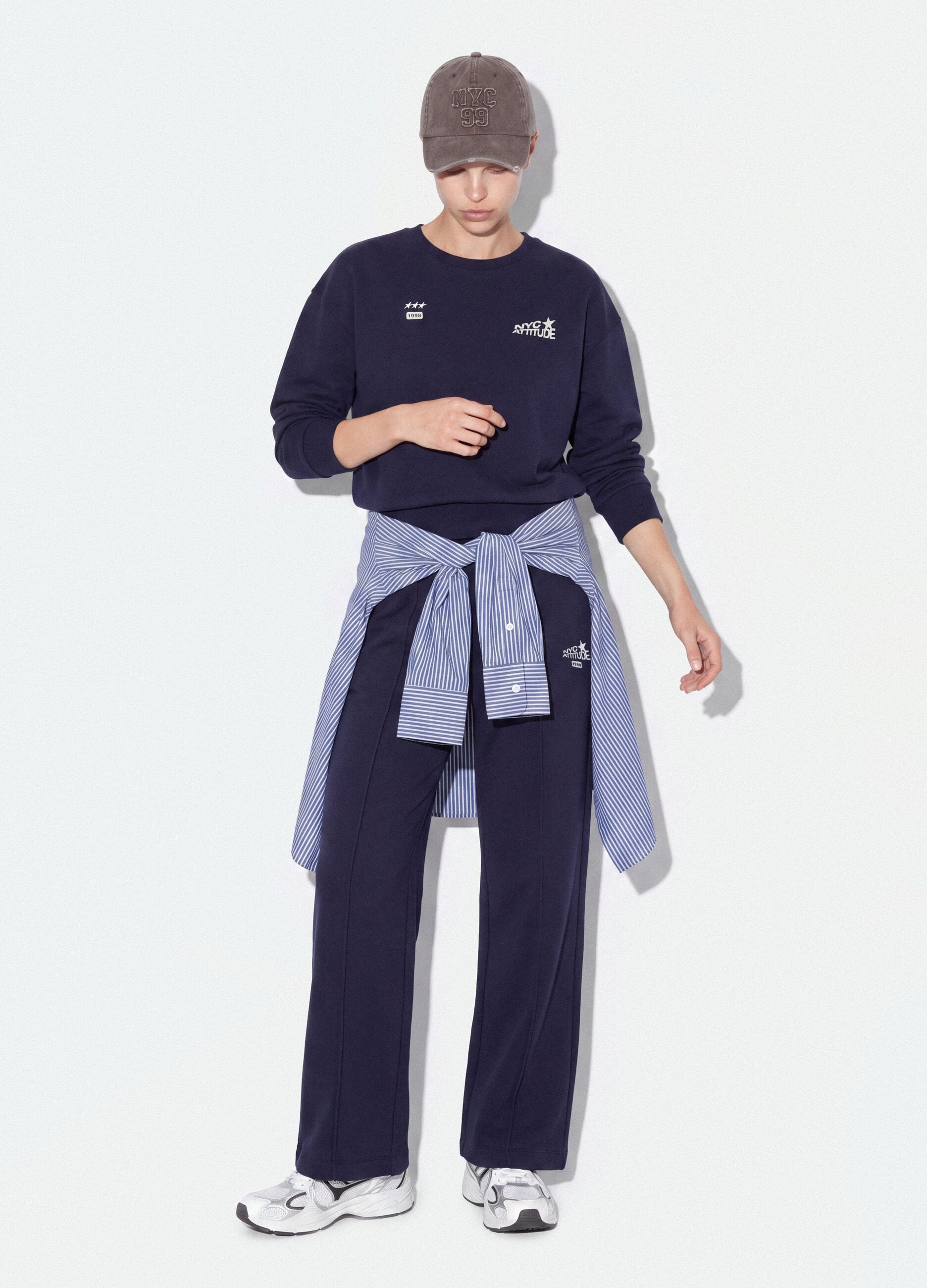 &Mu;&pi;&lambda;&epsilon; jogger &pi;&alpha;&nu;&tau;&epsilon;&lambda;ό&nu;&iota; &alpha;&pi;ό &beta;&alpha;&mu;&beta;&alpha;&kappa;&epsilon;&rho;ό &mu;&epsilon;ί&gamma;&mu;&alpha;, ί&sigma;&iota;&alpha; &gamma;&rho;&alpha;&mu;&mu;ή