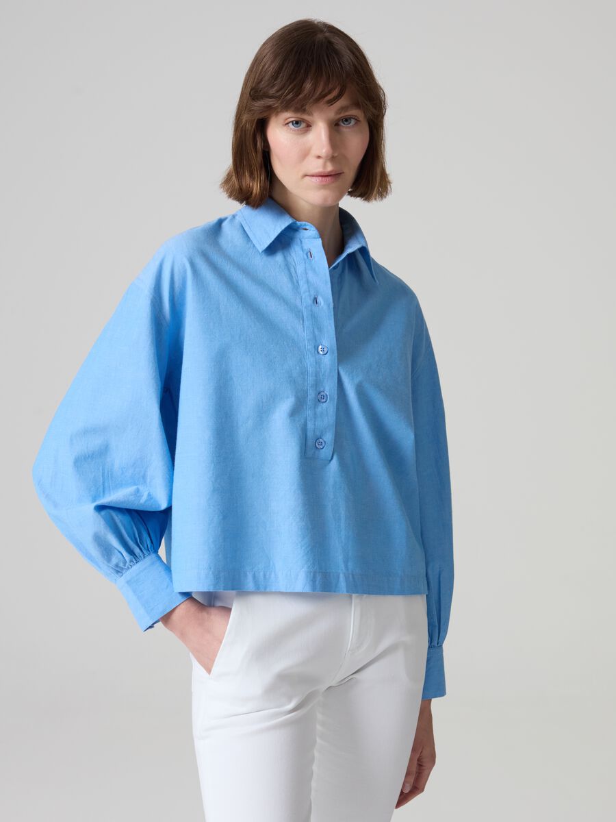 Blusa de algodón con manga abullonada_0