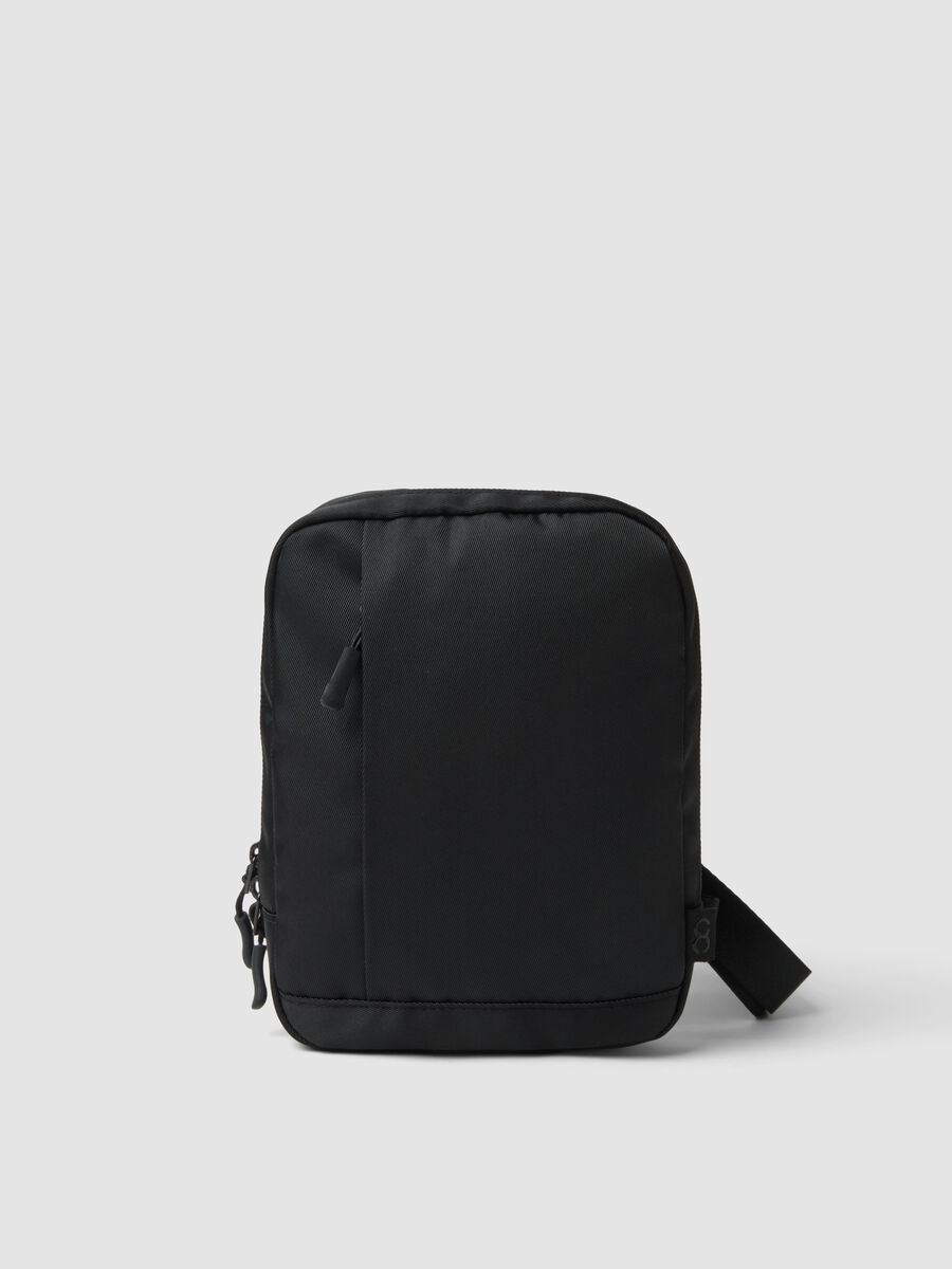 Black water-repellent crossbody pouch with zip_0