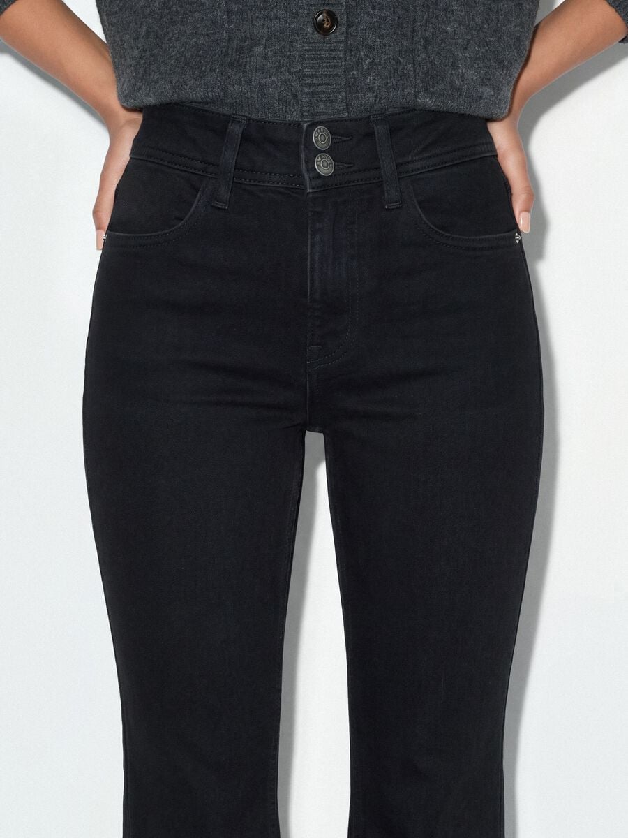 Jeans neri flare in cotone elasticizzato_2