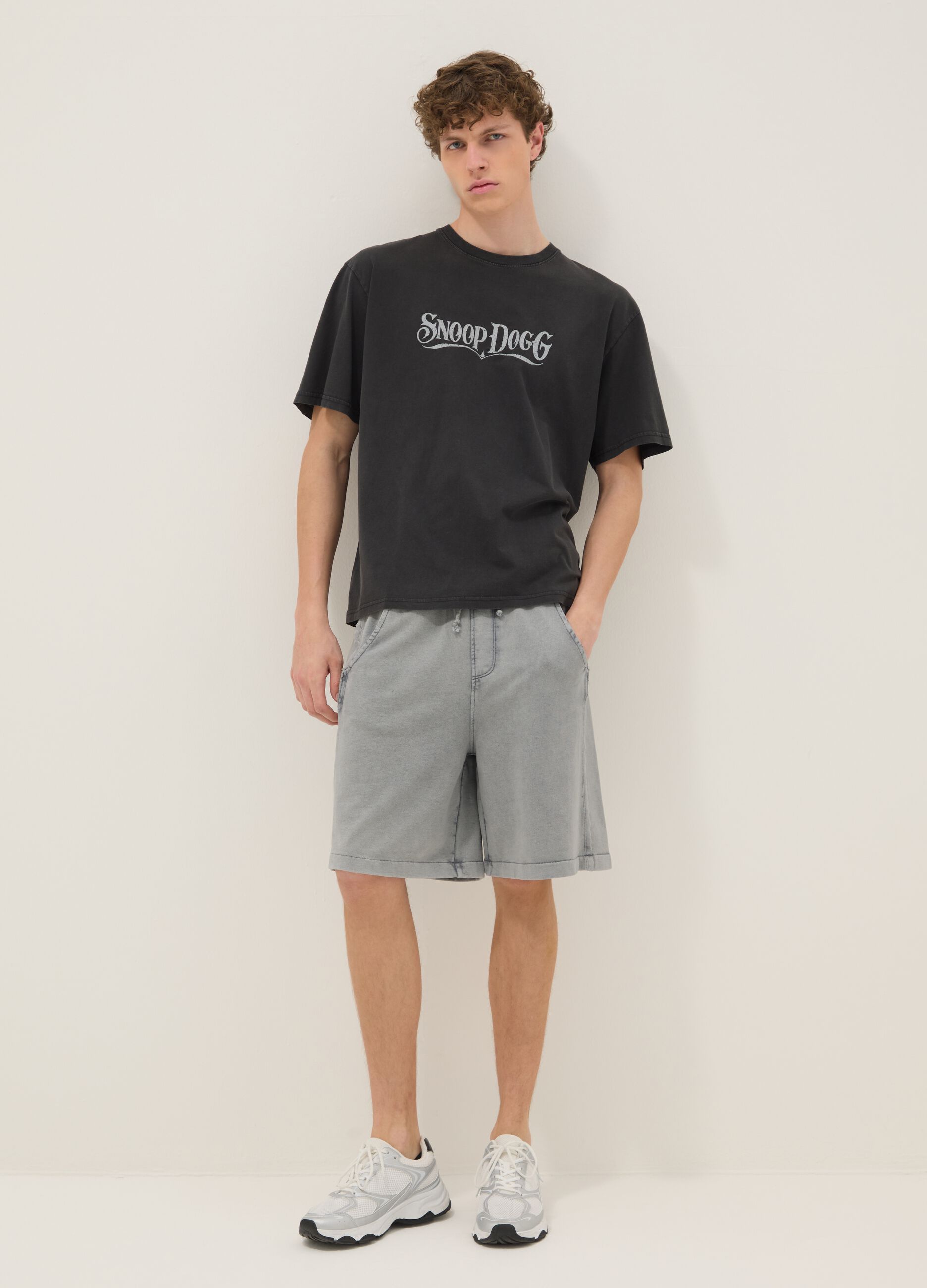 Schwarzes Relaxed-Fit-T-Shirt aus reiner Baumwolle mit Snoop-Dogg-Schriftzug