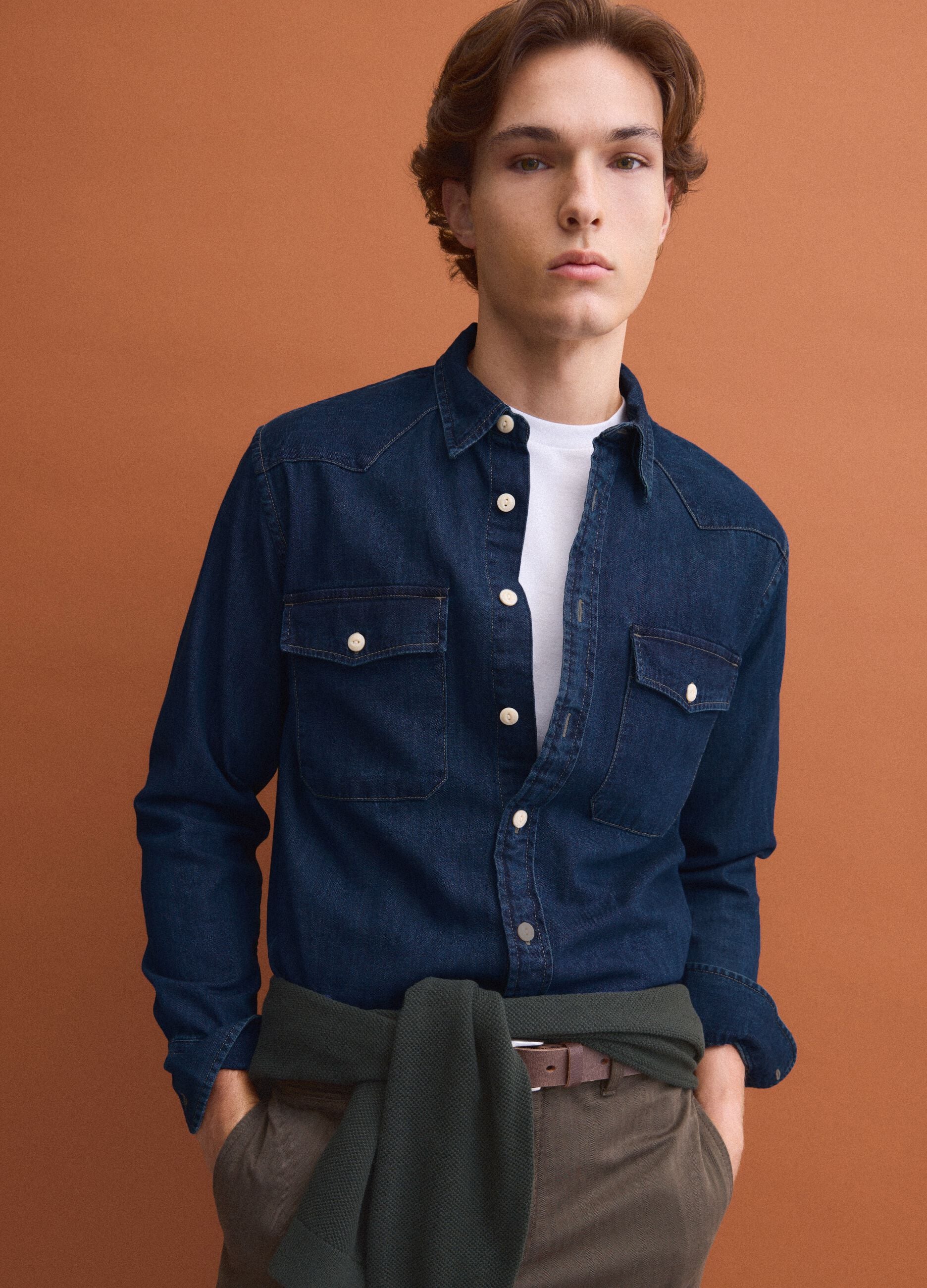 Blue pure cotton shirt with buttons and classic collar, regular fit