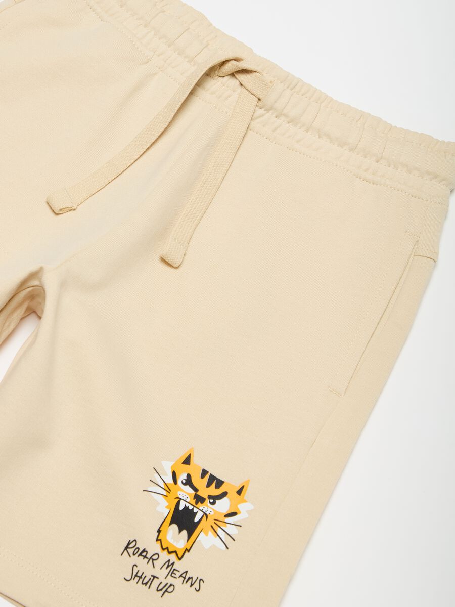 Bermuda shorts with drawstring and print_2