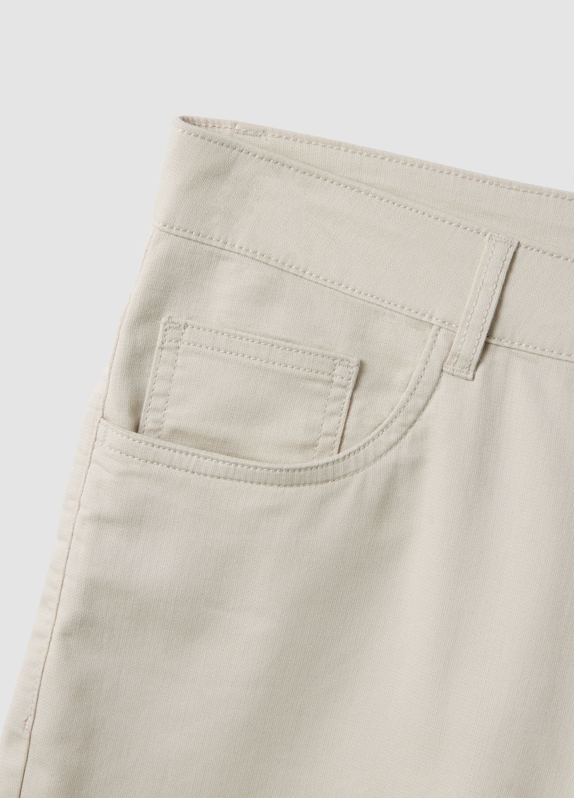 Beige stretch-cotton five-pocket Bermuda shorts