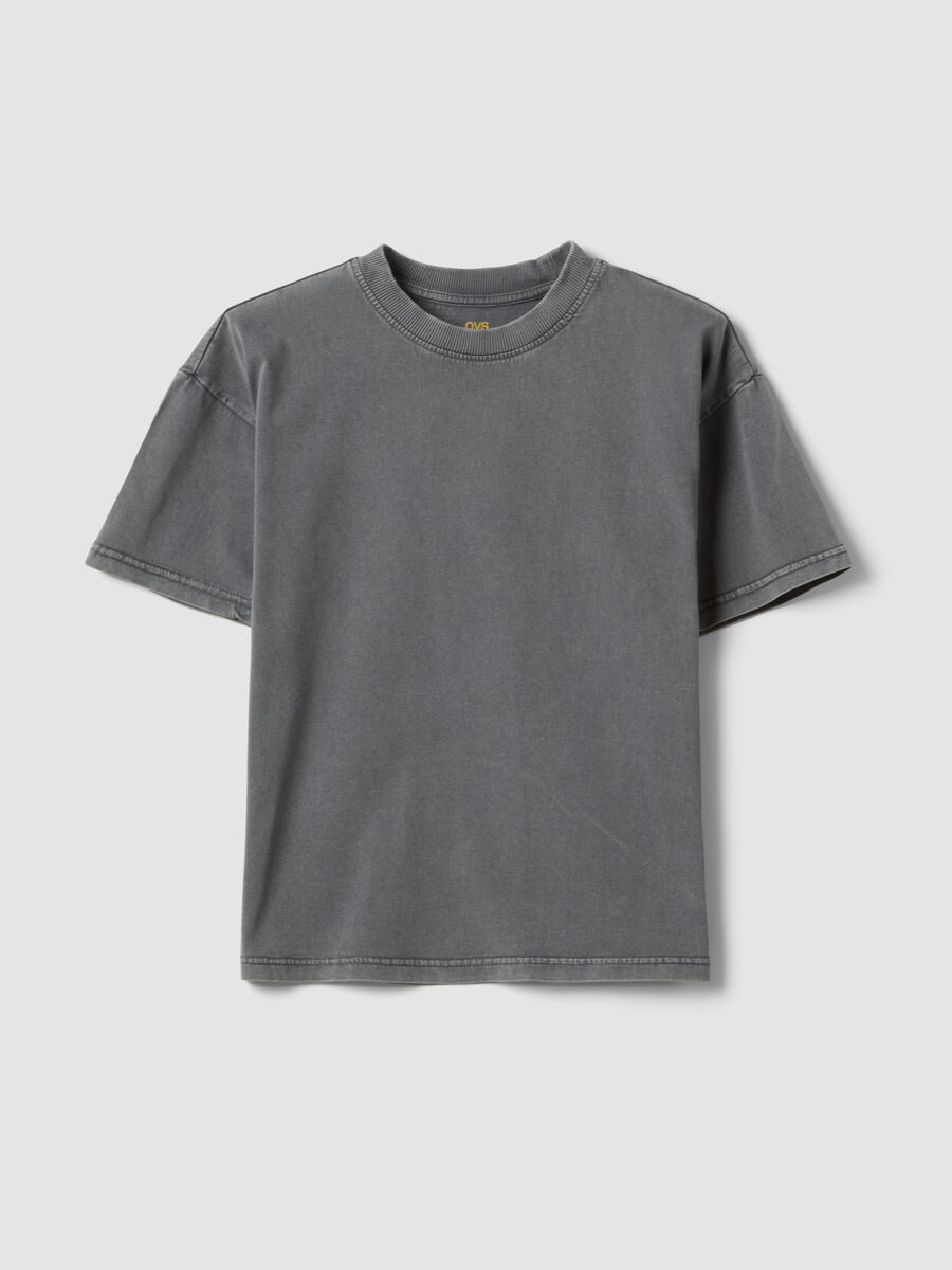 Camiseta gris de algod&oacute;n puro de manga corta para ni&ntilde;o, corte oversize_0