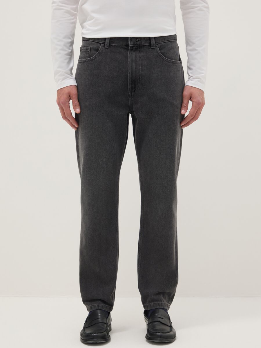 Black Cotton Blend Regular Tapered Jeans_1