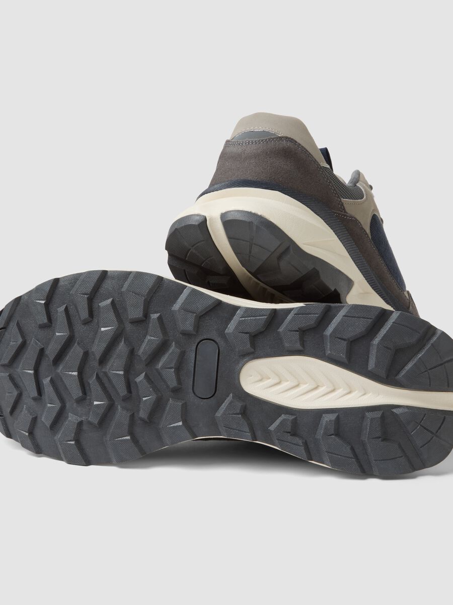 Blue casual trainers with laces and running-style sole_1