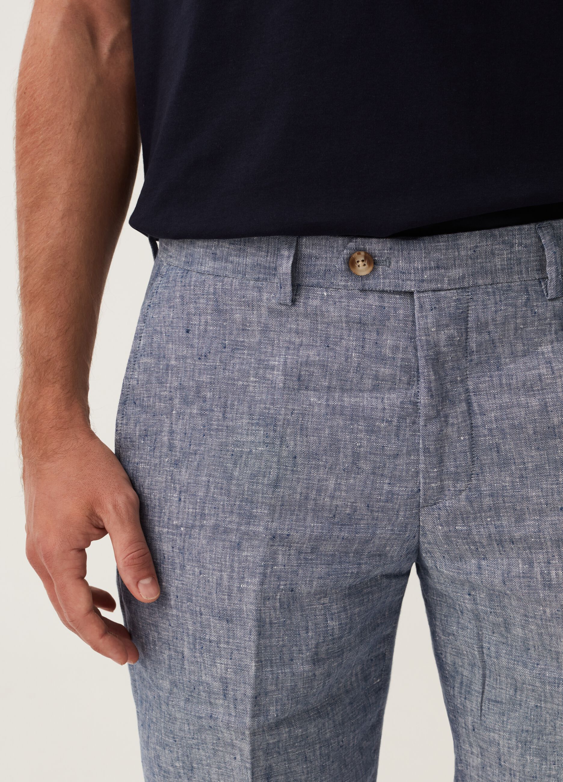 Pantalón slim fit de lino azul chambray