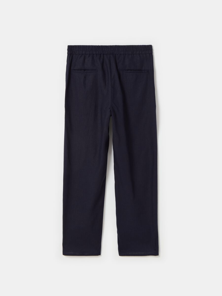 Contemporary trousers in linen_4