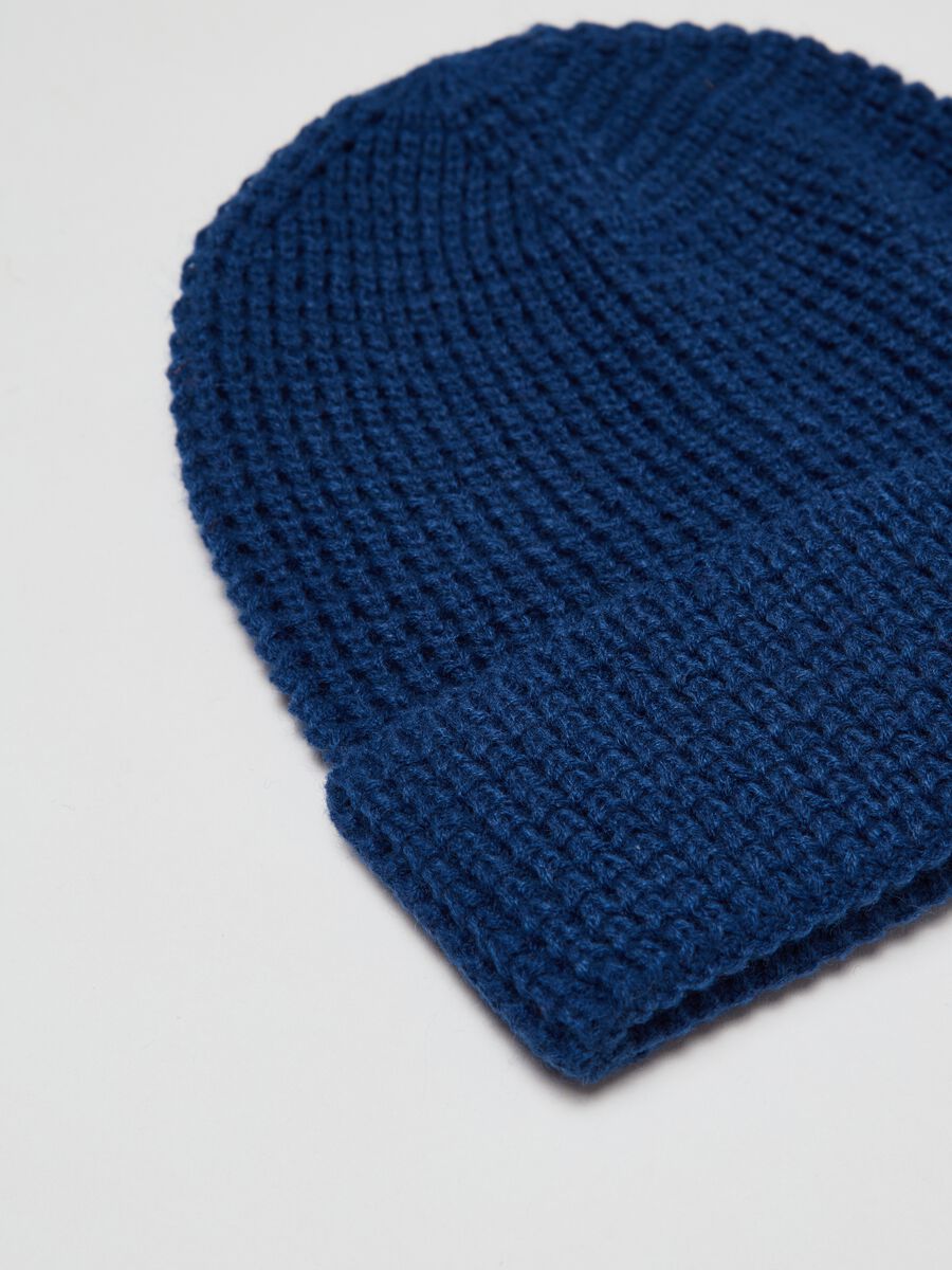 Waffle weave beanie with fold-up brim_1