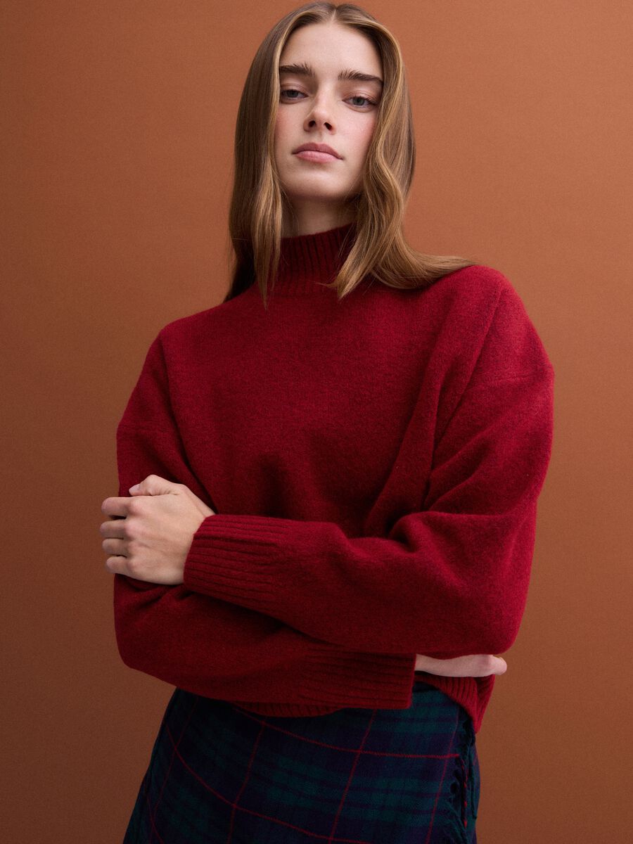 Red stretch wool jumper with raised neck_0
