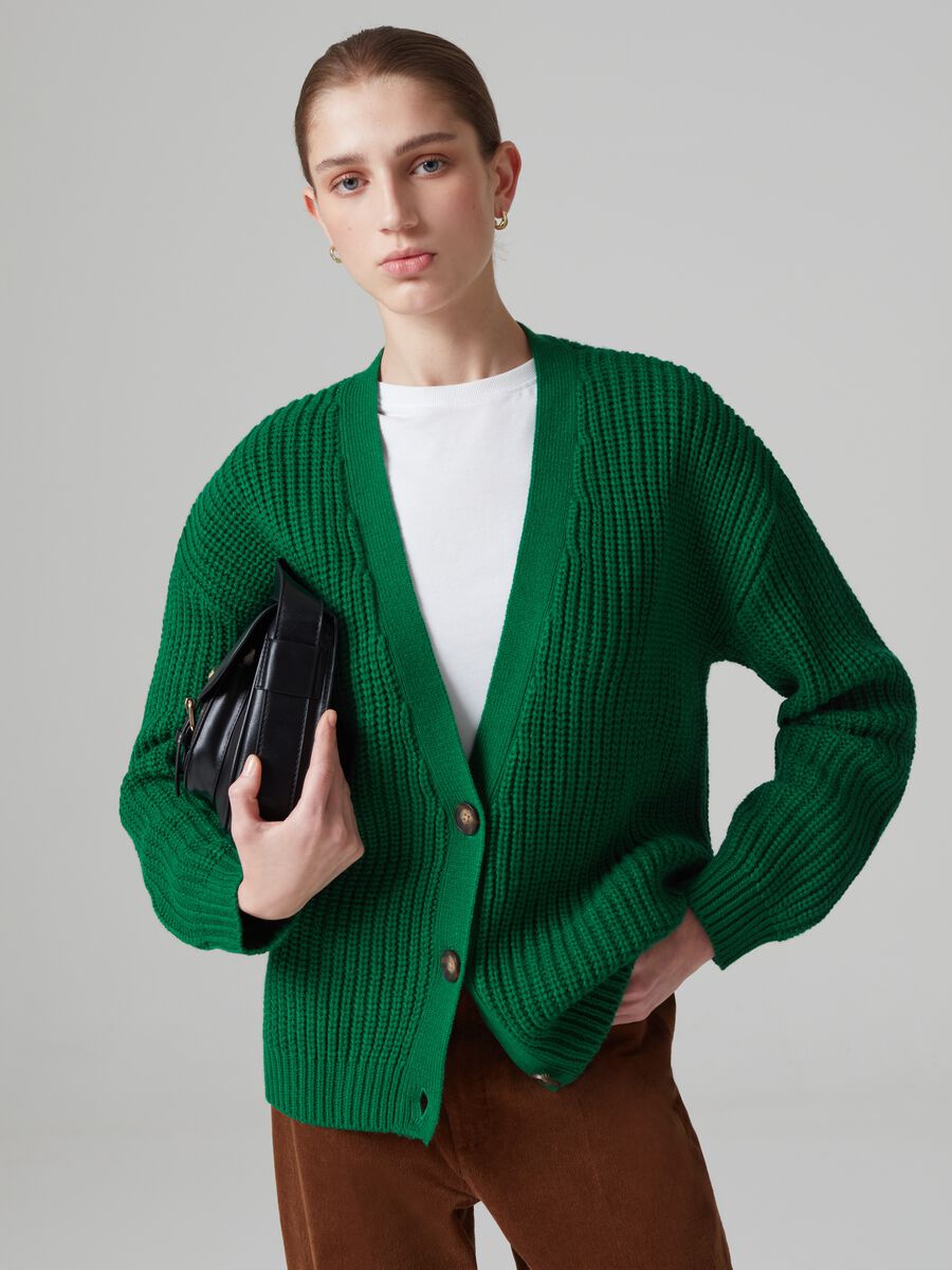 Ribbed cardigan with V neck_0
