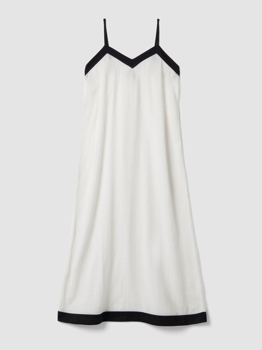 Langes weisses Strandkleid aus Baumwoll-Viskose-Mix_4