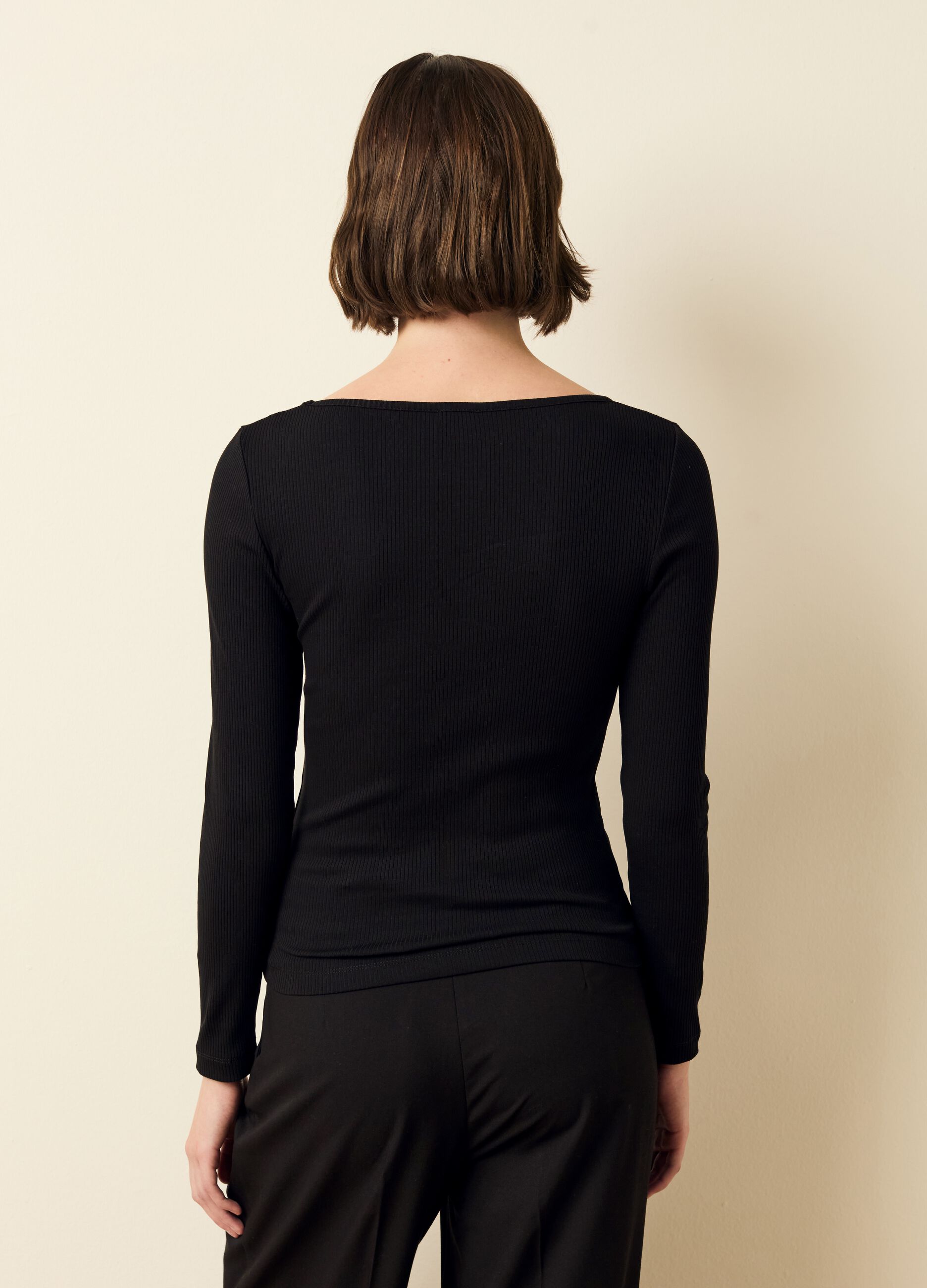 Ribbed T-shirt with long sleeves