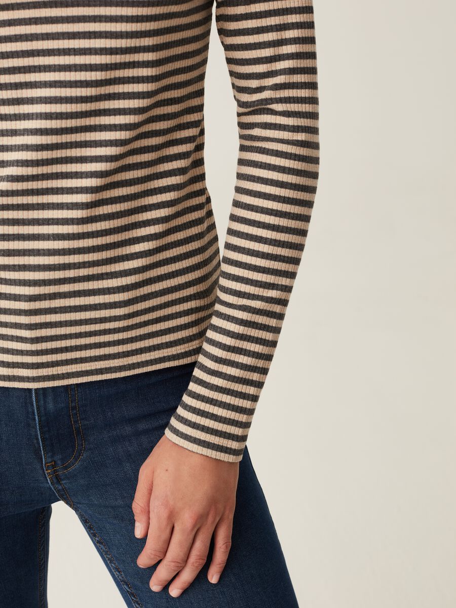 Lurex T-shirt with stripes and high neck_3