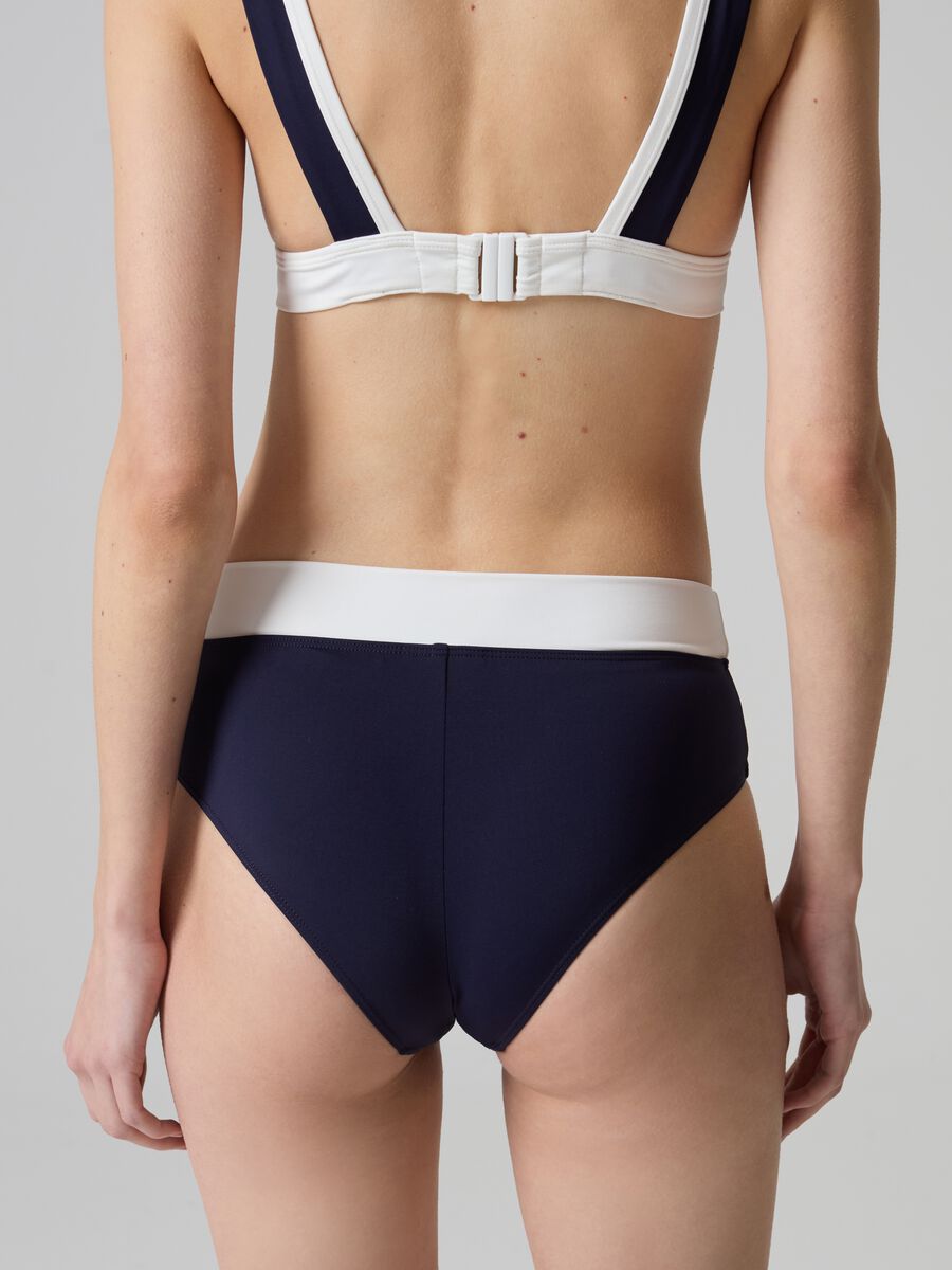 Braguita bikini de cintura alta con ribete en contraste_1