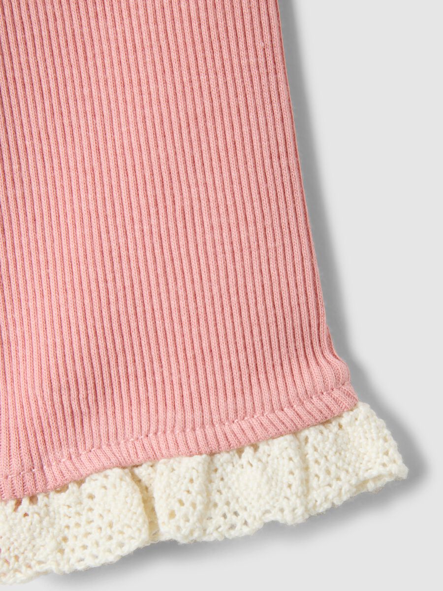 Legging rose pour b&eacute;b&eacute; fille en pur coton c&ocirc;tel&eacute; avec d&eacute;tails crochet_2