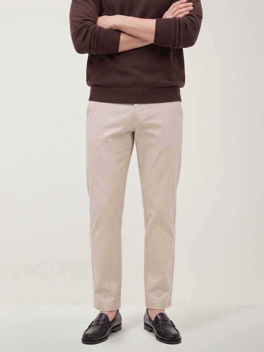 Grey slim-fit chino trousers in lyocell and stretch cotton_1