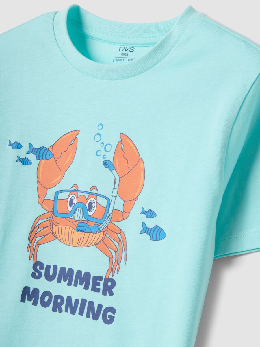 Pyjama gar&ccedil;on bleu clair et bleu en pur coton avec imprim&eacute; crabe_2