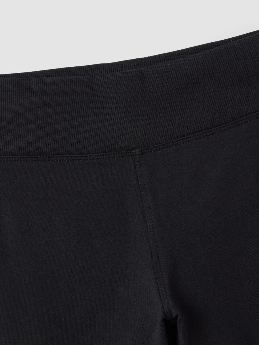 &Mu;&alpha;ύ&rho;&alpha; treggings &sigma;&epsilon; flare &gamma;&rho;&alpha;&mu;&mu;ή &alpha;&pi;ό &epsilon;&lambda;&alpha;&sigma;&tau;&iota;&kappa;ό &beta;&alpha;&mu;&beta;ά&kappa;&iota; &gamma;&iota;&alpha; &kappa;&omicron;&rho;ί&tau;&sigma;&iota;_4